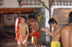 Eh Phou Thoung's young boxers